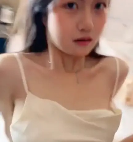 双飞嫩妹